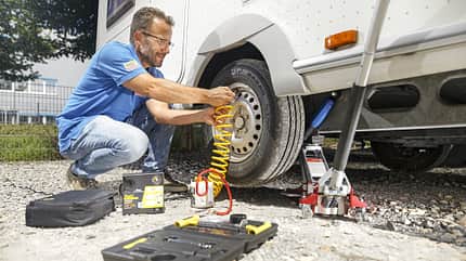 Wagenheber, Panne, Reifenreparatur, mobile Kompressoren Wagenheber Caravan