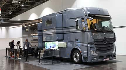 Luxusmobile Caravan Salon 2042 Cruzzer