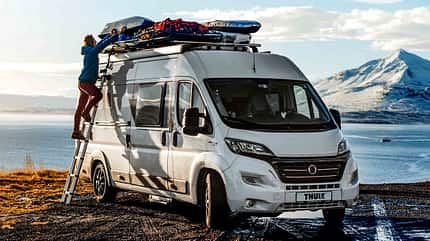 wintersport, equipment, campingbus, verstauen Wintersport-Equipment sicher verstauen