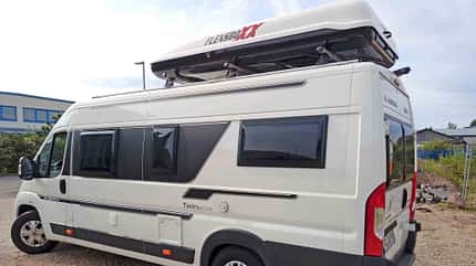 wintersport, equipment, campingbus, verstauen Wintersport-Equipment sicher verstauen