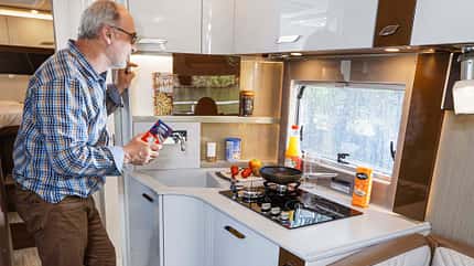 Bürstner Elegance I 910 G, Tandemachse, Integriert, Flaggschiff Bürstner Elegance I 910 G (2021)