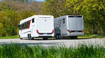 Hymer B-Klasse ML I 880, Bürstner Elegance I 910 G, Tandemachse, Integriert, Flaggschiff Bürstner Elegance I 910 G vs. Hymer B-Klasse ML I 801