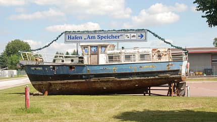 stellplatz, hafen, speicher, luebz, mecklenburg-vorpommern Stellplatz im Hafen am Speicher