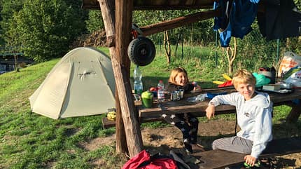 zelten, kinder, anreise, campingkueche, platzwahl Zelten mit Kindern
