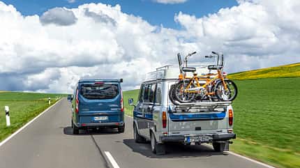 Auf Tour im Oldie Ford Transit Hymercar