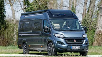 Campingbusse mit Heckhubbett