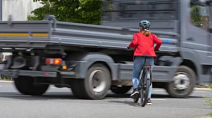 Sicherheitskampagne, Report, ams0822 Lkw, toter Winkel
