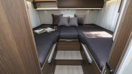 Adria Matrix MB Supreme 670 SL