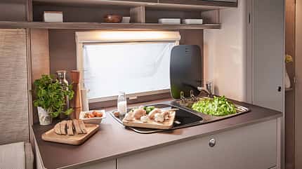 Caravan-Neuheit Bürstner Premio Life Life 490 TK, Wohnwagen-Neuheit 2023 Caravan-Neuheit Bürstner Premio Life 490 TK (2023)