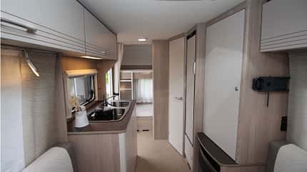 Caravan-Neuheit Bürstner Premio, Premio Plus, Premio Life, Wohnwagen-Neuheit 2023 Caravan-Neuheit Bürstner Premio 490 TK (2023)