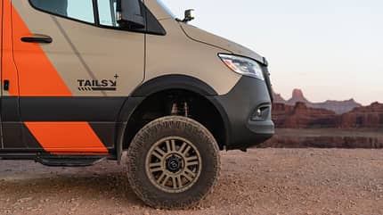 Outside Van Tails (2023), Campervan, Customized, Offroad-Camper, Allrad, Sprinter, Campingbus Allrad-Campervan Outside Van Tails (2023)