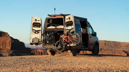 Outside Van Tails (2023), Campervan, Customized, Offroad-Camper, Allrad, Sprinter, Campingbus Allrad-Campervan Outside Van Tails (2023)