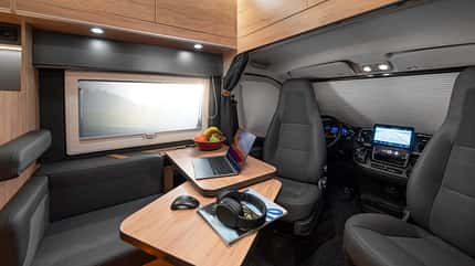 Globe-Traveller 2X (2023) Globe-Traveller 2X (2023)