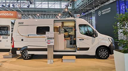 Bürstner Delfin C621 Limited, Campingbus, Neuheit, Renault Master, 2023, Caravan Salon Bürstner Delfin C621 Limited Campingbus Dachluken