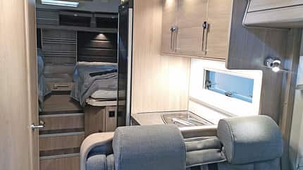 Kabe Travel Master Novum 750 LGB (2023) Kabe Travel Master Novum 750 LGB (2023)