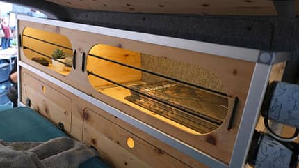 Easygoinc. Roamer, Campervan, VW T6, individueller Ausbau Easygoinc. Roamer mit Zirbenholz und Filz