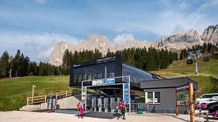 Suedtirol, Seiser Alm, wandern Seiser Alm Gondel