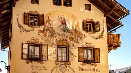 Suedtirol, Seiser Alm, wandern Seiser Alm Wandmalerei