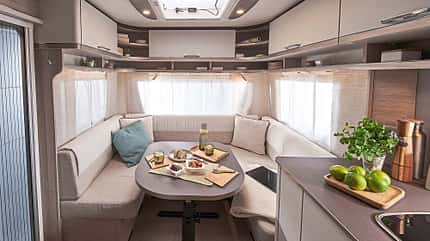 Kaufberatung leichte Caravans, Caravan Buerstner Premio 455 TS Sitzgruppe