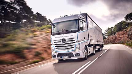 Basisfahrzeuge, Campingbusse, Wohnmobil Mercedes Actros LKW