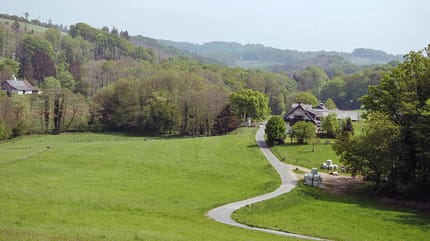 SP Fokus Bergisches Land Bauernhof im Tal