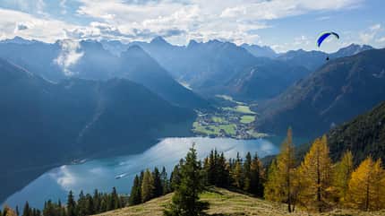 Achensee, Paraglider, Karwedel, Österreich, Tirol Alpen, Bergsee, Panorama, Paragliding