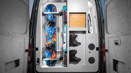 Globe-Traveller, Falcon, Campingbus, VW Crafter, Volkswagen Heckstauraum, Skier, Snowboard, Skistiefel, Kastenwagen, VW Crafter