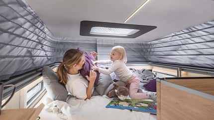 Knaus, CUV, Cuvision, VW T6.7 Hochbett, Aufstelldach, Mutter, Kind, Bett, Schlafen