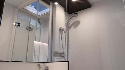 Adria Astella, Glamping Bad, Dusche