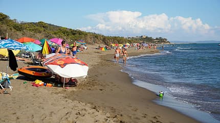 Südliche Toskana, Stand, Landschaft, 3 VT 3 VT Südliche Toskana Bunt und belebter Strand