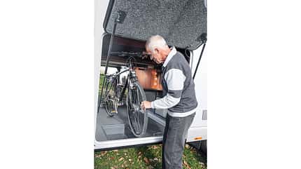 Carthago Liner-for-two, Carthago, Test Carthago Liner-for-two Garage