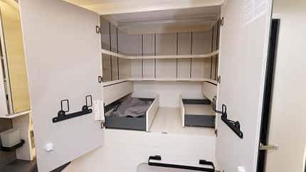 Chausson 640 Titanium, Chausson, Sonderserie f Chausson 640 Titanium (2023) Kleiderschrank
