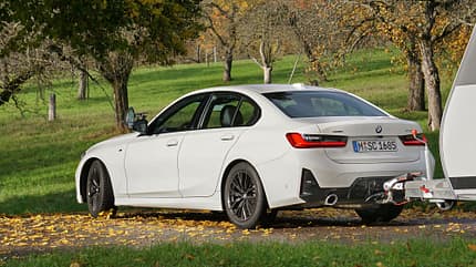 Zugwagen, Text, BMW BMW 330d xDrive Zugwagentest Totale von hinten