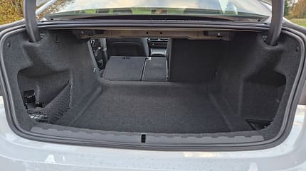 Zugwagen, Text, BMW BMW 330d xDrive Zugwagentest Kofferraum