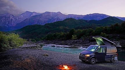 Albanien mit dem Campingbus Lagerfeuer f