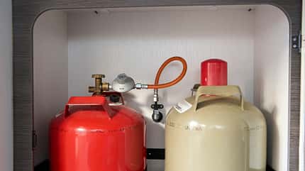 Wohnmobiloptimieren, Gas, Umschaltanlage Mobil opt. Gasflaschenumschalt-Anlage Vorher Bild der Gasflaschen