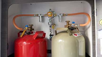 Wohnmobiloptimieren, Gas, Umschaltanlage Mobil opt. Gasflaschenumschalt-Anlage Nachher Bild der Gasflaschen