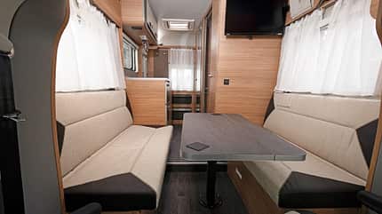La Strada Avanti H Plus, Weinberg X-Cursion Van 500 TL, Vergleichstest Weinsberg X-Cursion Van 500 TL Sitzgruppe f