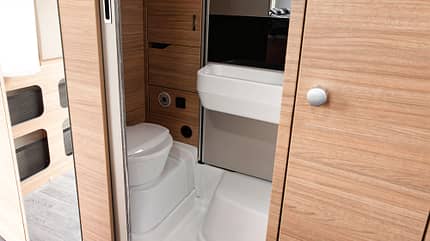 La Strada Avanti H Plus, Weinberg X-Cursion Van 500 TL, Vergleichstest Weinsberg X-Cursion Van 500 TL Toilette f