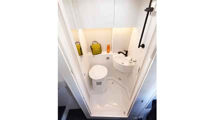 Eura Mobil Van 635 EB, La Strada Avanti E Eura Mobil Van 635 EB vs. La Strada Avanti E Toilette f