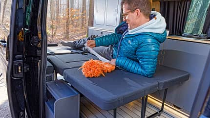 Roehn Camp Ultimate (2023), Campervan Rhoen Camp Ultimate Bett f