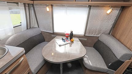 Tabbert Rossini 450 E Tisch mit Sitzmöglichkeiten