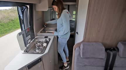 Küchenzeile, Campervan, Herd, Zweiflammen-Gaskocher Küchenzeile, Campervan, Herd, Zweiflammen-Gaskocher