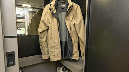 Challenger X 250 (2023) Kleiderschrank f