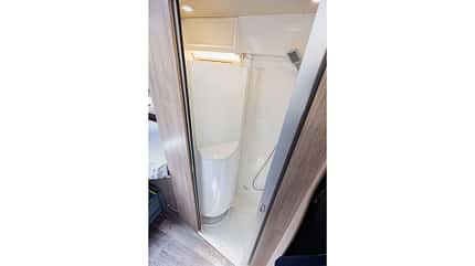 Kabe Van 690 LB (2023) Kabe Van 690 LB Dusche f
