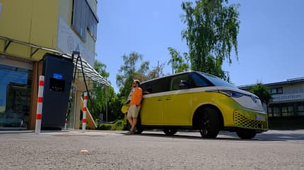 Ladesäule, VW Buzz, Elektro, Stromtankstelle Ladesäule, VW Buzz, Elektro, Stromtankstelle