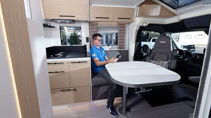 Notin Lindau JF, Teilintegrierter, Wohnmobil, TI, Neuheit 2028 Notin Lindau JF Teilintegrierter Tisch