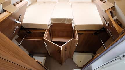Kleiderschrank, Stauraum, Fußende, Bett Kleiderschrank, Stauraum, Fußende, Bett
