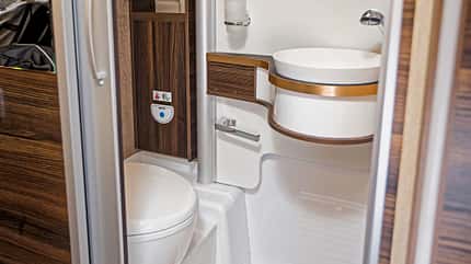 Bad, Schwenkewand, Sanitäranlagen, Holzoptik Bad, Schwenkewand, Sanitäranlagen, Holzoptik