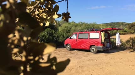 Reisemobil, Rot, Sand, Korsika Reisemobil, Rot, Sand, Korsika